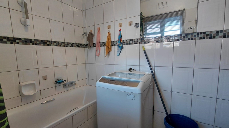 3 Bedroom Property for Sale in Diep River Western Cape